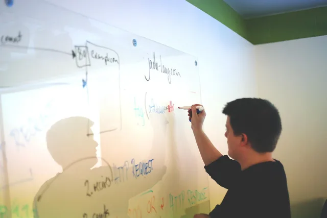 white board, startup, start-up, presentation, board, diagram, present, show, explain, school, plan, whiteboard, planning, meeting, guy, man, business, working, http, office, boardroom, white board, white board, white board, white board, white board, startup, startup, startup, explain, explain, whiteboard, whiteboard, whiteboard, whiteboard, meeting, boardroom, boardroom. Behovsafklaring før bureauvalg: spørgsmål annoncøren bør stille